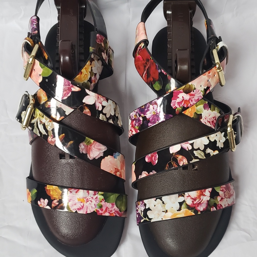 Flower strappy Sandals
